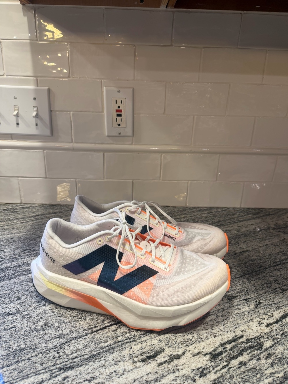 Mens New Balance Fuel Cell SuperComp Elite V4 MRCELCW4  Size 10.5